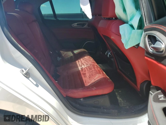2018 Alfa Romeo Giulia Ti Sport с VIN ZARFAECN3J7599728, выставлен на аукционе Copart как лот 66533745 с пробегом Не указан миль и Списание • Salvage title. История ставок и продаж доступна на DreamBid. Изображение 10.