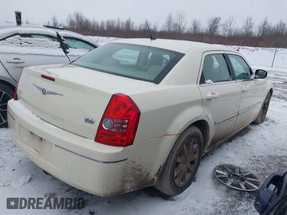 2008 Chrysler 300 Touring with VIN 2C3LA53GX8H287584, listed as a IAAI auction lot 41727222 with 166,783 mi miles. Bid and sale history available at carsss.com. Image 4.