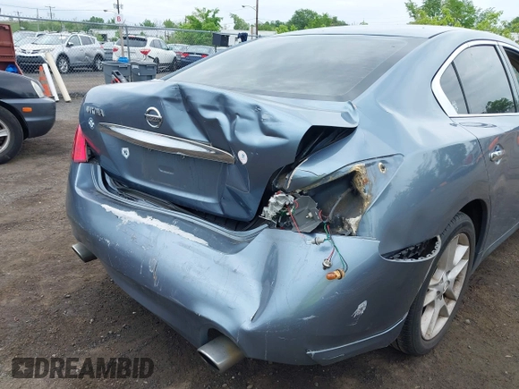 2011 Nissan Maxima SV z VIN 1N4AA5AP9BC808140, wystawiony jako IAAI lot #42257514 z przebiegiem 190 943 mil mil oraz . Historia ofert i sprzedaży dostępna na DreamBid. Obrazek 6.