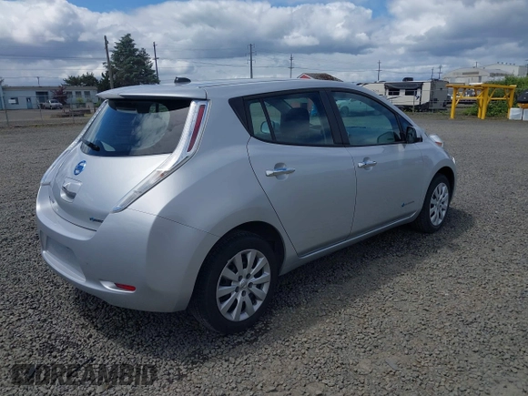 2017 Nissan LEAF SV z VIN 1N4BZ0CP4HC301703, wystawiony jako IAAI lot #42195180 z przebiegiem 42 366 mil mil oraz . Historia ofert i sprzedaży dostępna na DreamBid. Obrazek 4.