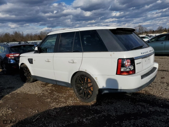 2013 Land Rover Range Rover Sport HSE LUX with VIN SALSK2D40DA772373, listed as a Copart auction lot 42832835 with 162,239 mi miles and Clean Title. Bid and sale history available at carsss.com. Image 2.