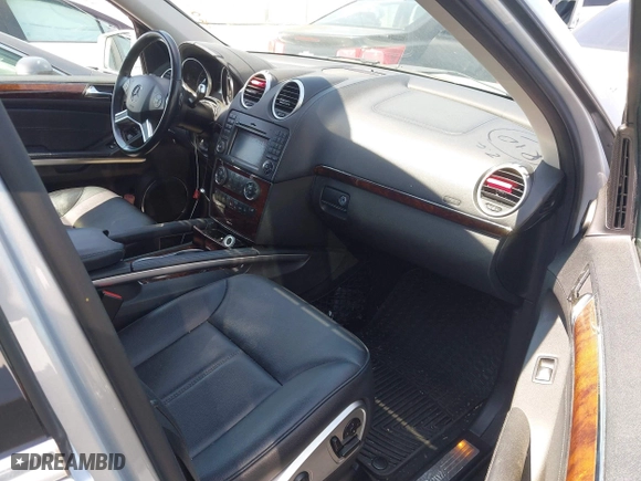2011 Mercedes-Benz GL-Class GL 450 with VIN 4JGBF7BE1BA660453, listed as a IAAI auction lot 41852431 with 143,084 mi miles. Bid and sale history available at carsss.com. Image 5.