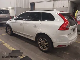 2016 Volvo XC60 T5 Drive-E with VIN YV440MDJ0G2920301, listed as a IAAI auction lot 40956289 with 137,565 mi miles. Bid and sale history available at carsss.com. Image 3.