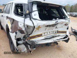 2022 Ford Police Interceptor Utility z VIN 1FM5K8AB4NGA07672, wystawiony jako IAAI lot #41918544 z przebiegiem 47 598 mil mil oraz . Historia ofert i sprzedaży dostępna na DreamBid. Obrazek 6.