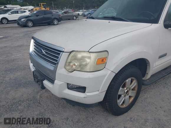 2008 Ford Explorer XLT z VIN 1FMEU73E38UA19636, wystawiony jako IAAI lot #42830537 z przebiegiem 184 548 mil mil oraz . Historia ofert i sprzedaży dostępna na DreamBid. Obrazek 6.