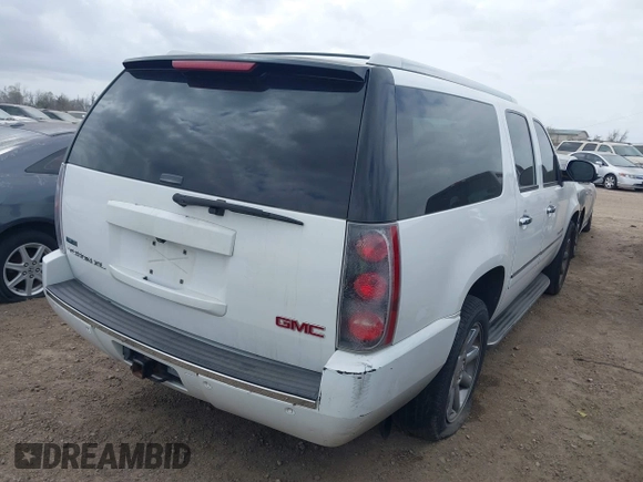 2009 GMC Denali z VIN 1GKFC06209R233352, wystawiony jako IAAI lot #41746559 z przebiegiem 179 682 mil mil oraz . Historia ofert i sprzedaży dostępna na DreamBid. Obrazek 4.