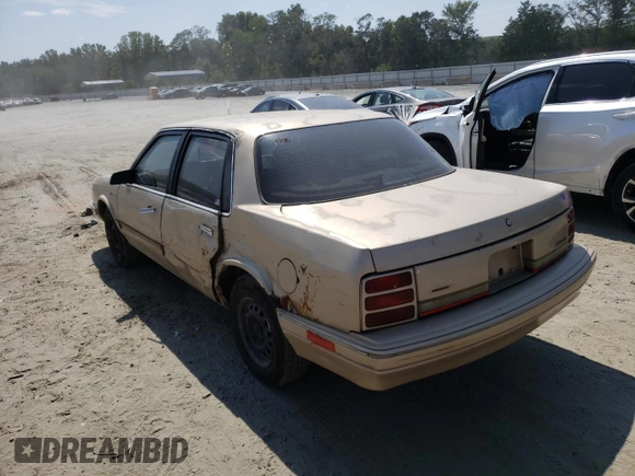 1993 Oldsmobile Cutlass Ciera S z VIN 1G3AG54NXP6422819, wystawiony jako Copart lot #65294504 z przebiegiem 180 835 mil mil oraz Szkoda całkowita • Salvage title. Historia ofert i sprzedaży dostępna na DreamBid. Obrazek 2.