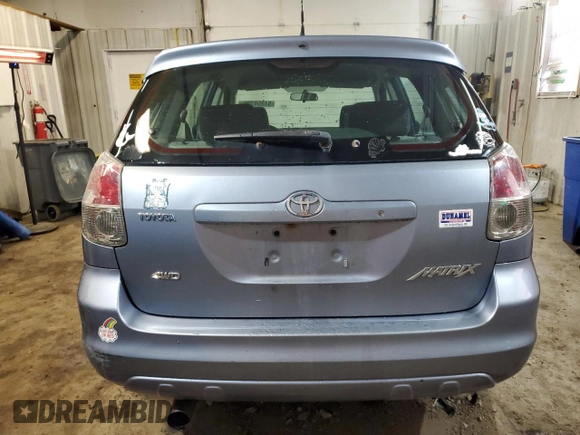 2006 Toyota Matrix STD z VIN 2T1LR32E06C554649, wystawiony jako Copart lot #51359795 z przebiegiem 144 406 mil mil oraz Tytuł czysty. Historia ofert i sprzedaży dostępna na DreamBid. Obrazek 6.
