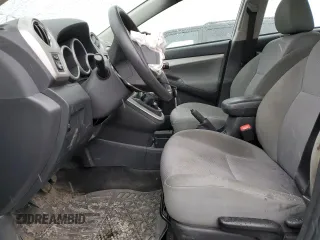 2011 Toyota Matrix z VIN 2T1KU4EE0BC616573, wystawiony jako Copart lot #53904745 z przebiegiem 299 502 mil mil oraz Szkoda całkowita • Salvage title. Historia ofert i sprzedaży dostępna na DreamBid. Obrazek 7.