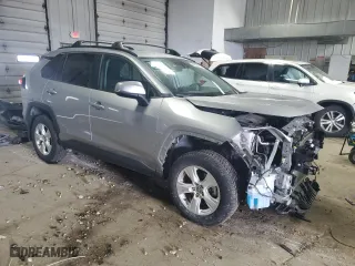 2021 Toyota RAV4 XLE with VIN 2T3P1RFV0MC208028, listed as a Copart auction lot 46228765 with 47,203 mi miles and Salvage Title. Bid and sale history available at carsss.com. Image 4.