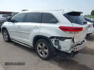 2017 Toyota Highlander Limited with VIN 5TDDZRFH9HS389870, listed as a IAAI auction lot 42272227 with 147,508 mi miles and . Bid and sale history available at DreamBid. Image 3.