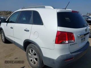 2011 Kia Sorento LX with VIN 5XYKT3A12BG001463, listed as a IAAI auction lot 42100806 with 185,547 mi miles. Bid and sale history available at carsss.com. Image 3.