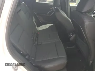 2023 BMW X1 xDrive28i z VIN WBX73EF02P5Y15293, wystawiony jako Copart lot #57629965 z przebiegiem 7 381 mil mil oraz Szkoda całkowita • Salvage title. Historia ofert i sprzedaży dostępna na DreamBid. Obrazek 11.