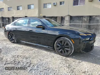 2023 BMW i7 xDrive60 z VIN WBY53EJ00PCN75375, wystawiony jako Copart lot #53385964 z przebiegiem 2540 mil mil oraz Szkody całkowita. Historia ofert i sprzedaży dostępna na DreamBid. Obrazek 4.