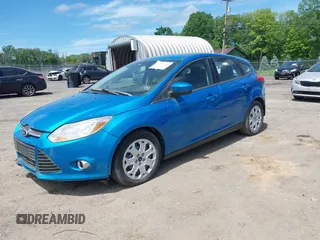 2012 Ford Focus SE z VIN 1FAHP3K29CL230126, wystawiony jako IAAI lot #42306310 z przebiegiem 143 981 mil mil oraz . Historia ofert i sprzedaży dostępna na DreamBid. Obrazek 2.