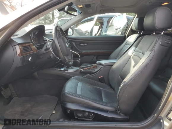 2011 BMW 3 Series 328i z VIN WBAKE5C52BE573743, wystawiony jako Copart lot #42547735 z przebiegiem 167 022 mil mil oraz Szkoda całkowita • Salvage title. Historia ofert i sprzedaży dostępna na DreamBid. Obrazek 7.