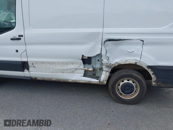 2019 Ford Transit z VIN 1FTYR1CM7KKB27266, wystawiony jako IAAI lot #42290305 z przebiegiem 129 746 mil mil oraz . Historia ofert i sprzedaży dostępna na DreamBid. Obrazek 6.
