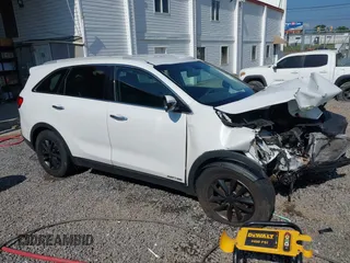 2017 Kia Sorento LX with VIN 5XYPGDA53HG185999, listed as a IAAI auction lot 42558274 with 220,246 mi miles and . Bid and sale history available at DreamBid. Image 1.