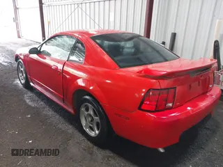 2002 Ford Mustang Standard z VIN 1FAFP40432F113933, wystawiony jako IAAI lot #42227470 z przebiegiem 183 326 mil mil oraz . Historia ofert i sprzedaży dostępna na DreamBid. Obrazek 3.