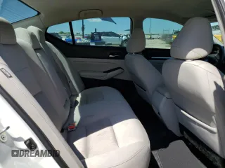 2021 Nissan Altima SV z VIN 1N4BL4DV6MN388699, wystawiony jako Copart lot #56663255 z przebiegiem 72 721 mil mil oraz Szkoda całkowita • Salvage title. Historia ofert i sprzedaży dostępna na DreamBid. Obrazek 10.