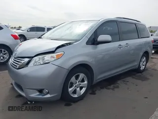2015 Toyota Sienna LE AAS with VIN 5TDKK3DC6FS627672, listed as a IAAI auction lot 41900555 with 205,111 mi miles. Bid and sale history available at carsss.com. Image 17.