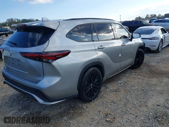 2024 Toyota Highlander LE z VIN 5TDKDRBH3RS531904, wystawiony jako IAAI lot #40509853 z przebiegiem 12 408 mil mil oraz . Historia ofert i sprzedaży dostępna na DreamBid. Obrazek 4.