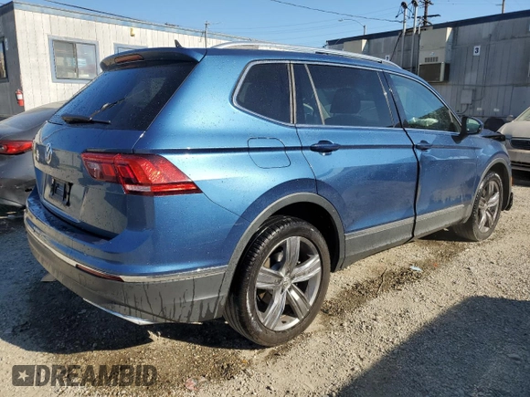 2020 Volkswagen Tiguan SE z VIN 3VV3B7AXXLM150387, wystawiony jako Copart lot #50516415 z przebiegiem 31 419 mil mil oraz Szkody całkowita. Historia ofert i sprzedaży dostępna na DreamBid. Obrazek 3.