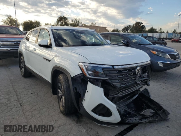 2024 Volkswagen Atlas SE with VIN 1V2LE2CA5RC201644, listed as a Copart auction lot 77458394 with 47,523 mi miles and Salvage title. Bid and sale history available at DreamBid. Image 4.