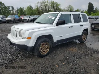 2016 Jeep Patriot Sport SE z VIN 1C4NJPBAXGD789861, wystawiony jako Copart lot #56783865 z przebiegiem 99 988 mil mil oraz Czysty tytuł • Clean title. Historia ofert i sprzedaży dostępna na DreamBid. Obrazek 1.