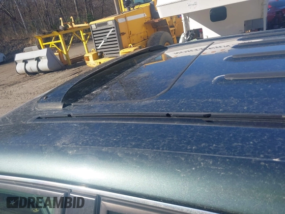 2005 Volkswagen Touareg 4.2L V8 with VIN WVGZM77L25D079655, listed as a IAAI auction lot 42033696 with 187,389 mi miles and . Bid and sale history available at DreamBid. Image 13.