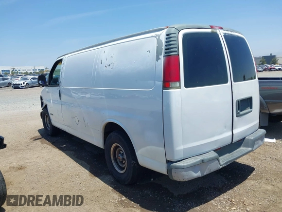 2002 Chevrolet City Express Cargo z VIN 1GCEG15W821225865, wystawiony jako IAAI lot #42343082 z przebiegiem 318 658 mil mil oraz . Historia ofert i sprzedaży dostępna na DreamBid. Obrazek 3.