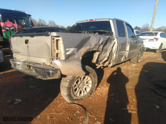 2006 Chevrolet Silverado 1500 LT2 with VIN 1GCEK19B56Z246279, listed as a IAAI auction lot 41315713 with 1 mi miles. Bid and sale history available at carsss.com. Image 4.