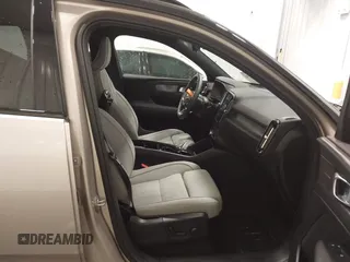 2023 Volvo XC40 Ultimate with VIN YV4ED3UM1P2023016, listed as a IAAI auction lot 42190298 with 22,862 mi miles and . Bid and sale history available at DreamBid. Image 5.