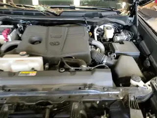 2025 Toyota Tundra SR5 with VIN 5TFWA5DB5SX271839, listed as a Copart auction lot 71018515 with 8,158 mi miles and Salvage title. Bid and sale history available at DreamBid. Image 13.