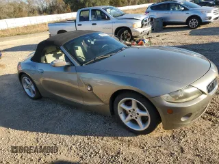2005 BMW Z4 2.5i with VIN 4USBT33585LS54029, listed as a Copart auction lot 86951144 with 114,583 mi miles and Salvage Title. Bid and sale history available at carsss.com. Image 4.