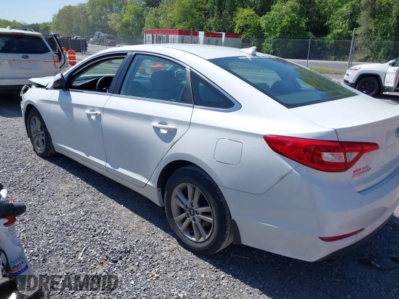 2016 Hyundai Sonata SE z VIN 5NPE24AF1GH337963, wystawiony jako IAAI lot #42199923 z przebiegiem 91 596 mil mil oraz . Historia ofert i sprzedaży dostępna na DreamBid. Obrazek 3.