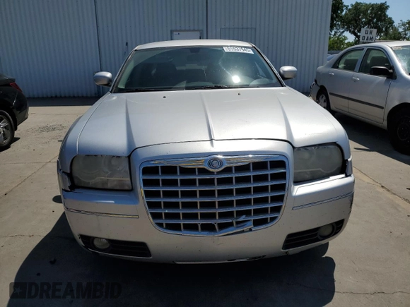 2006 Chrysler 300 Touring z VIN 2C3KA53GX6H531405, wystawiony jako Copart lot #55537945 z przebiegiem 116 950 mil mil oraz Szkoda całkowita • Salvage title. Historia ofert i sprzedaży dostępna na DreamBid. Obrazek 5.