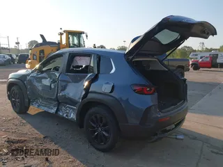 2023 Mazda CX-50 S Preferred Plus z VIN 7MMVABCM4PN105733, wystawiony jako IAAI lot #40323456 z przebiegiem 24 226 mil mil oraz . Historia ofert i sprzedaży dostępna na DreamBid. Obrazek 3.