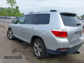 2013 Toyota Highlander Limited with VIN 5TDYK3EH7DS105327, listed as a IAAI auction lot 42097629 with 208,787 mi miles and . Bid and sale history available at DreamBid. Image 3.