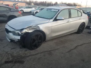 2017 BMW 3 Series 320i xDrive z VIN WBA8A3C39HA067299, wystawiony jako Copart lot #42261065 z przebiegiem 68 613 mil mil oraz Szkoda całkowita • Salvage title. Historia ofert i sprzedaży dostępna na DreamBid. Obrazek 1.