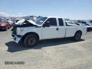 2016 Ford Super Duty F-250 SRW XLT with VIN 1FT7X2A60GEC90018, listed as a Copart auction lot 43613815 with 170,485 mi miles and Salvage Title. Bid and sale history available at carsss.com. Image 1.