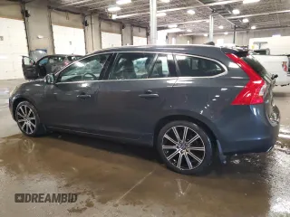 2015 Volvo V60 z VIN YV1612SC8F1212622, wystawiony jako Copart lot #58492135 z przebiegiem 114 137 mil mil oraz Tytuł czysty. Historia ofert i sprzedaży dostępna na DreamBid. Obrazek 2.