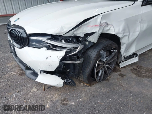 2020 BMW 3 Series 330i xDrive with VIN 3MW5R7J04L8B40479, listed as a IAAI auction lot 42303596 with 44,947 mi miles and . Bid and sale history available at DreamBid. Image 18.