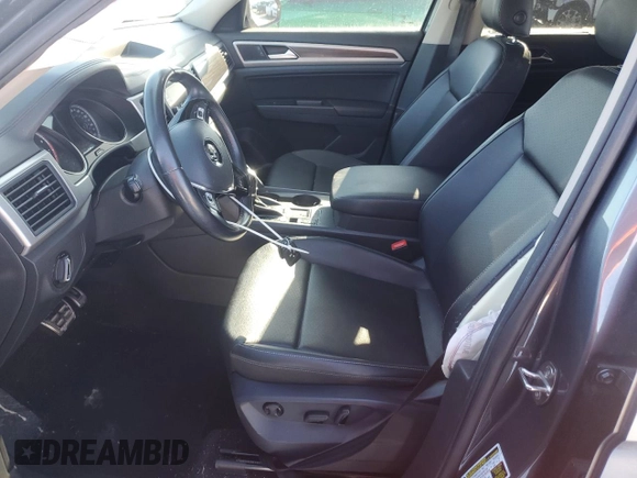 2018 Volkswagen Atlas SE with VIN 1V2FR2CA2JC552663, listed as a Copart auction lot 88244855 with 76,990 mi miles and Salvage title. Bid and sale history available at DreamBid. Image 7.