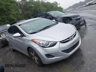 2013 Hyundai Elantra GLS z VIN 5NPDH4AE3DH357984, wystawiony jako IAAI lot #42521452 z przebiegiem 148 151 mil mil oraz . Historia ofert i sprzedaży dostępna na DreamBid. Obrazek 1.