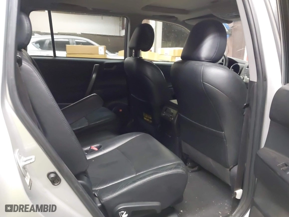 2009 Toyota Highlander Sport with VIN JTEDS43A192069963, listed as a IAAI auction lot 41583196 with 225,603 mi miles. Bid and sale history available at carsss.com. Image 8.