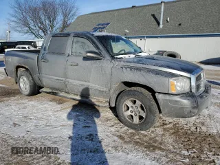 2006 Dodge Dakota SLT with VIN 1D7HW48N56S518438, listed as a Copart auction lot 44543645 with 176,626 mi miles and Salvage title. Bid and sale history available at DreamBid. Image 4.