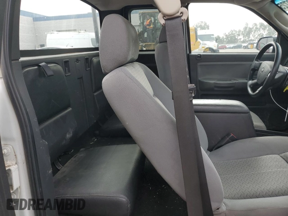 2008 Dodge Dakota z VIN 1D3HE32KX8S525837, wystawiony jako Copart lot #53922725 z przebiegiem 138 810 mil mil oraz Szkoda całkowita • Salvage title. Historia ofert i sprzedaży dostępna na DreamBid. Obrazek 10.