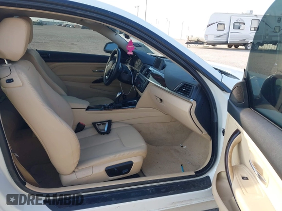 2015 BMW 4 Series 428i z VIN WBA3N7C58FK224500, wystawiony jako IAAI lot #42044727 z przebiegiem 71 815 mil mil oraz . Historia ofert i sprzedaży dostępna na DreamBid. Obrazek 5.
