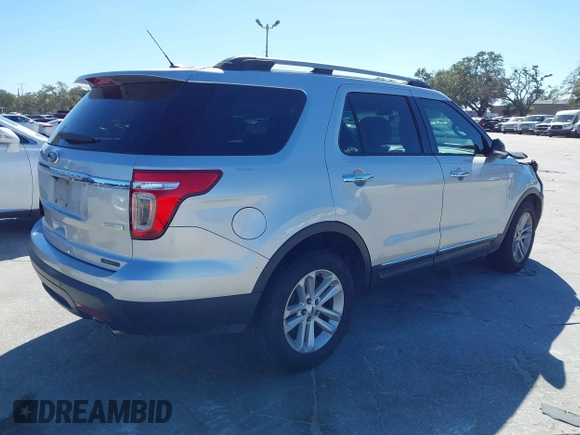 2014 Ford Explorer XLT with VIN 1FM5K7D98EGB66763, listed as a IAAI auction lot 40933042 with 126,929 mi miles and . Bid and sale history available at DreamBid. Image 4.